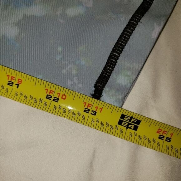 3/$15 Vimmia Capri Leggings Size XS - Picture 6 of 8